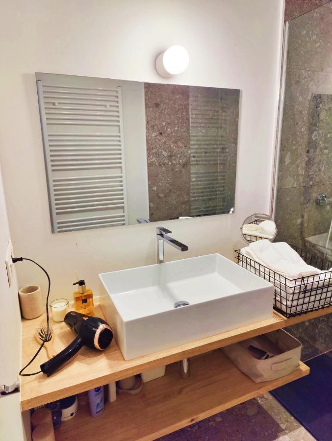 Traditional Chic, High Ceilings' Apt Aircos And Garage แอนต์เวิร์ป ภายนอก รูปภาพ